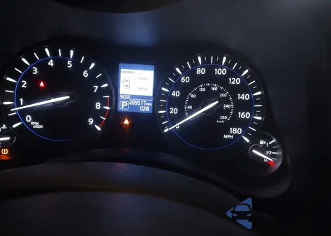 2017 Infiniti Q70L 3.7 z USA, uszkodzony, nr VIN JN1BY1PPXHM170075